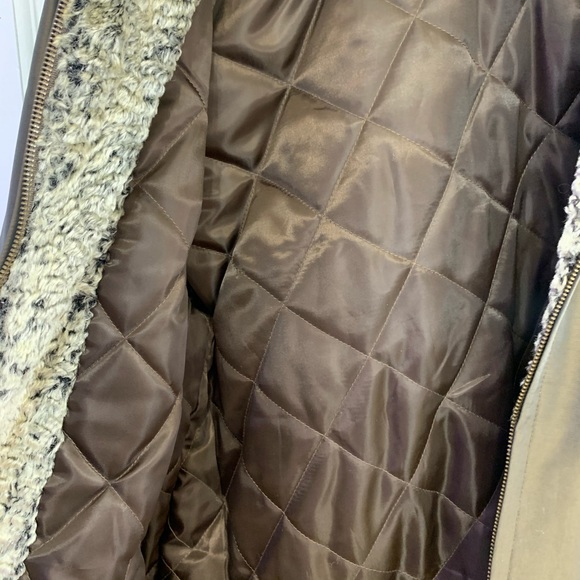 Olive green jacket - Picture 3 of 6